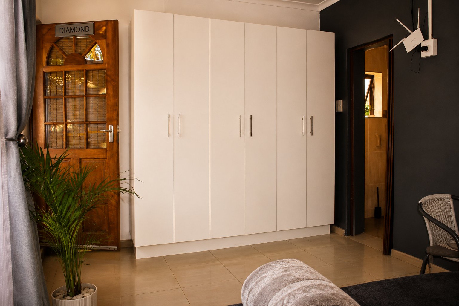 Diamond flat, wardrobe